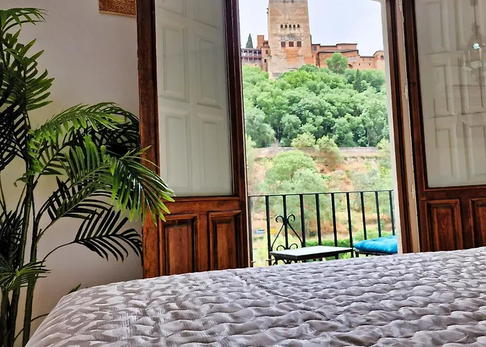 The Nasrid Palace From Your Bed !