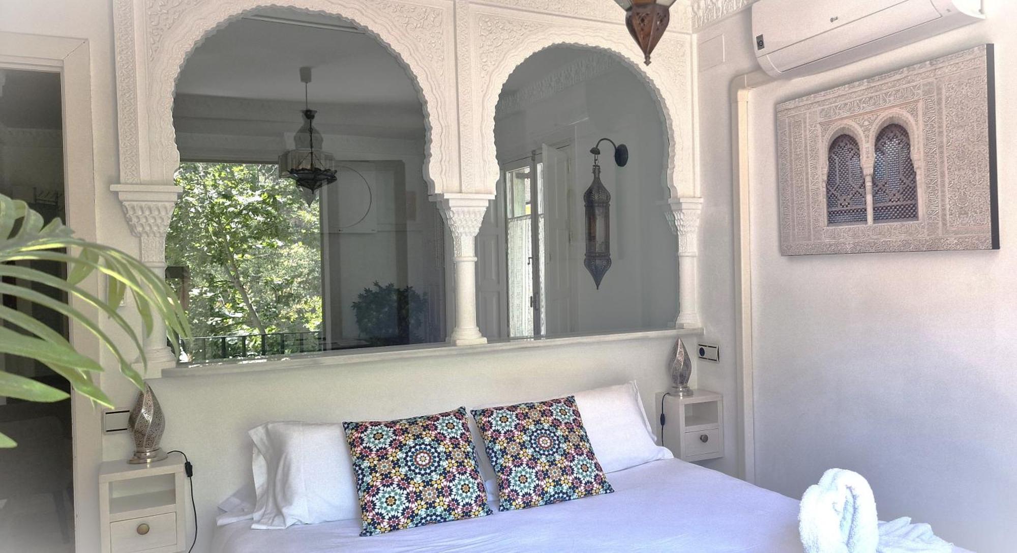 The Nasrid Palace From Your Bed !