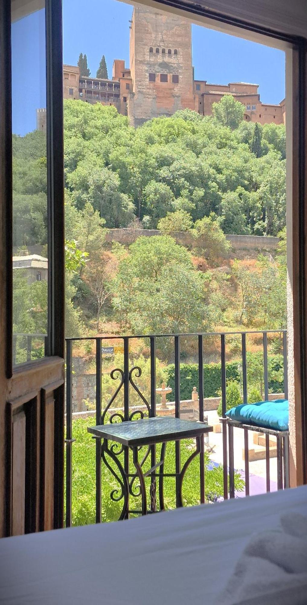 The Nasrid Palace From Your Bed ! Granada