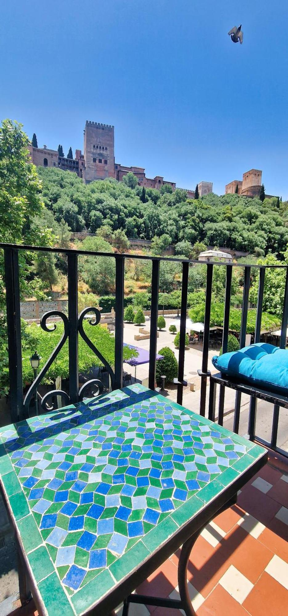 The Nasrid Palace From Your Bed ! * Granada