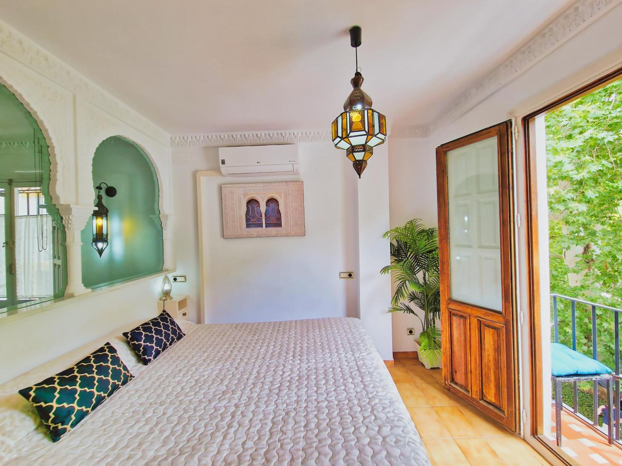 The Nasrid Palace From Your Bed ! * Granada